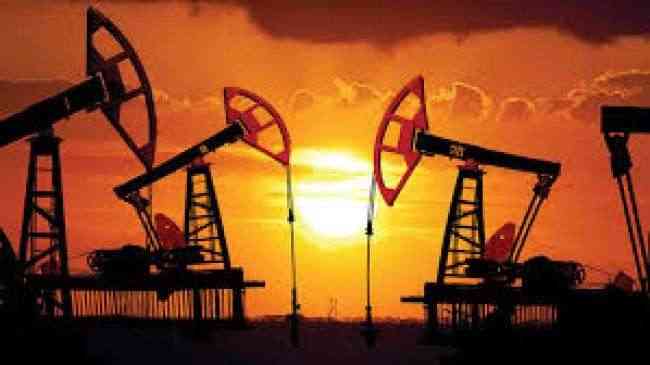 اسعارالنفط تتراجع بفعل مخاوف اقتصادية بعد ارتفاع مخزون الوقود الأمريكي