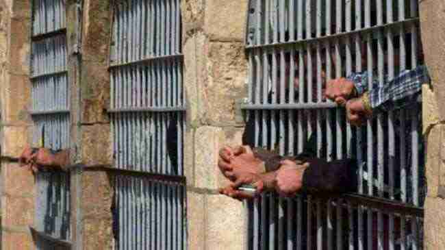 مختطفون يعلنون إضراباً عن الطعام في سجون بصنعاء ويطالبون بإنقاذهم